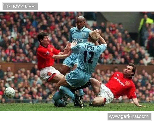 足球明星曾经骨折的伤病经历与复出之路揭秘 足球明星曾经骨折的伤病经历与复出之路揭秘