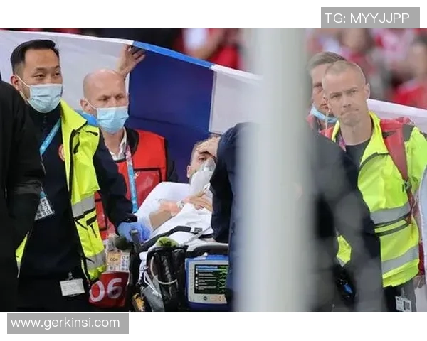 足球明星突发心脏骤停抢救视频引发全球关注与讨论 足球明星突发心脏骤停抢救视频引发全球关注与讨论