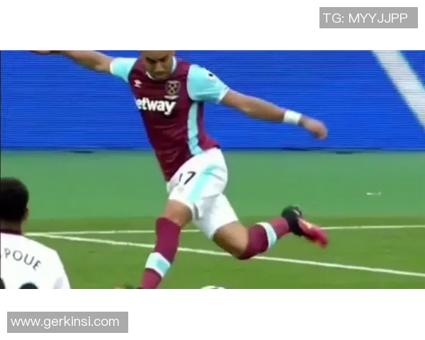 足球明星运动牙套助力球员展现完美微笑与自信风采 足球明星运动牙套助力球员展现完美微笑与自信风采